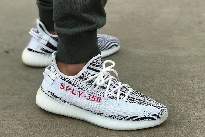 Hướng dẫn cách buộc dây giày yeezy và custom sneaker đẹp