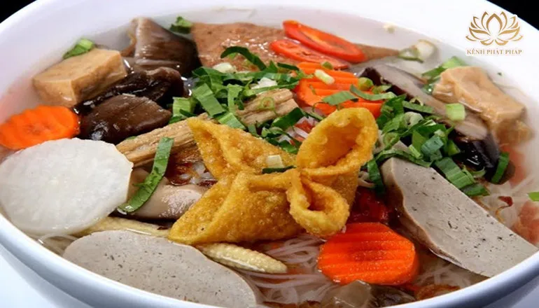 Cách nấu món hủ tiếu chay đơn giản nhưng đậm đà hương vị Việt