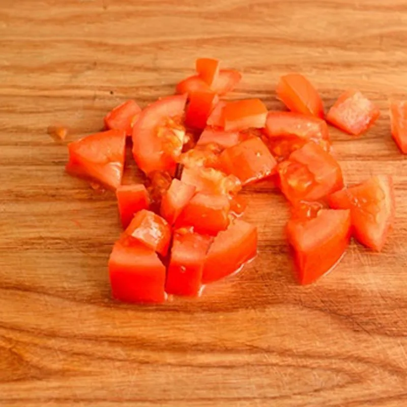 Bước 1 Sơ chế cà chua Trứng bác cà chua