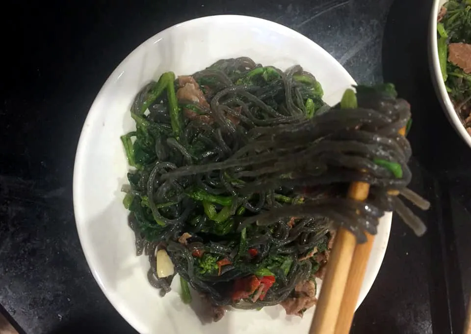 Cách nấu miến dong đen Lào