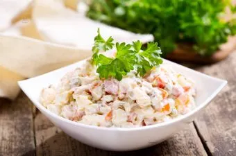 Cách Làm Salad Nga Đúng Kiểu Vừa Ngon Vừa Healthy