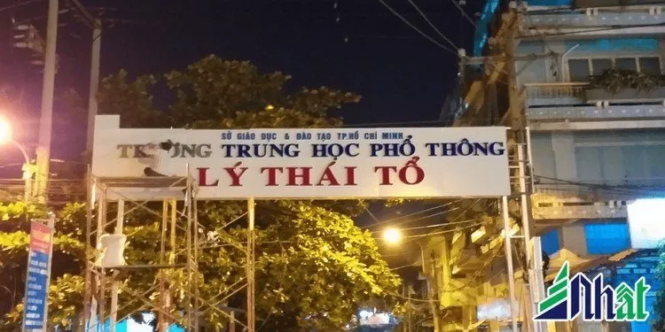 Mẫu bảng hiệu trường THPT Lý Thái Tổ