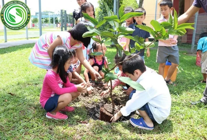 dạy trẻ biết trồng cây xanh