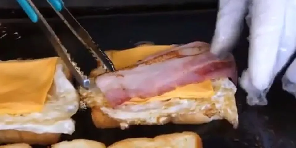 Cách làm sandwich trứng thịt
