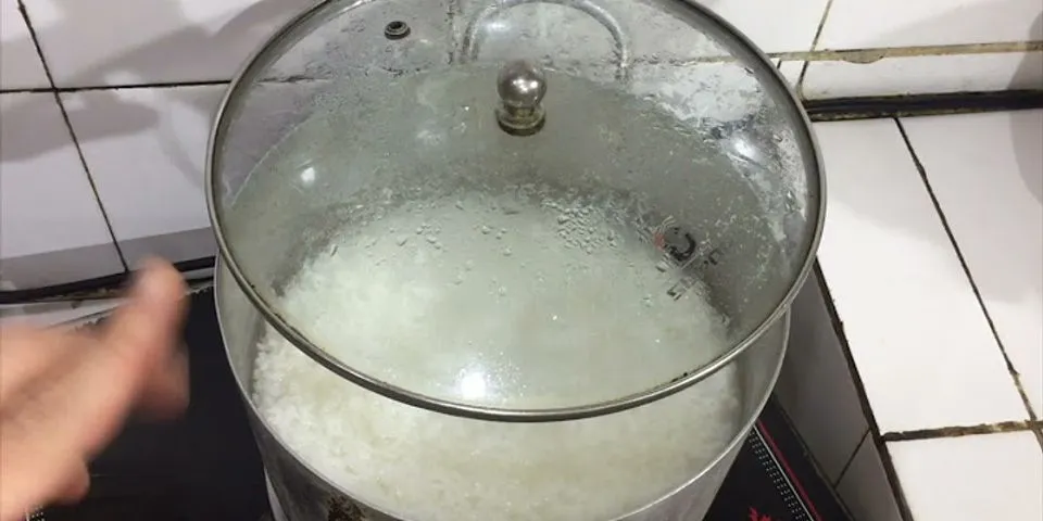 Cách ngâm gạo nấu cháo cho be