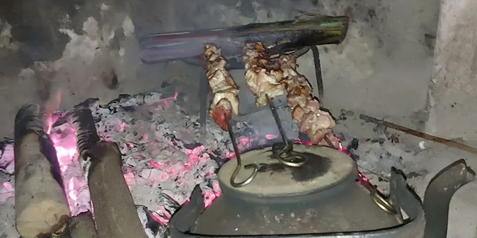 Nướng thịt bằng củi