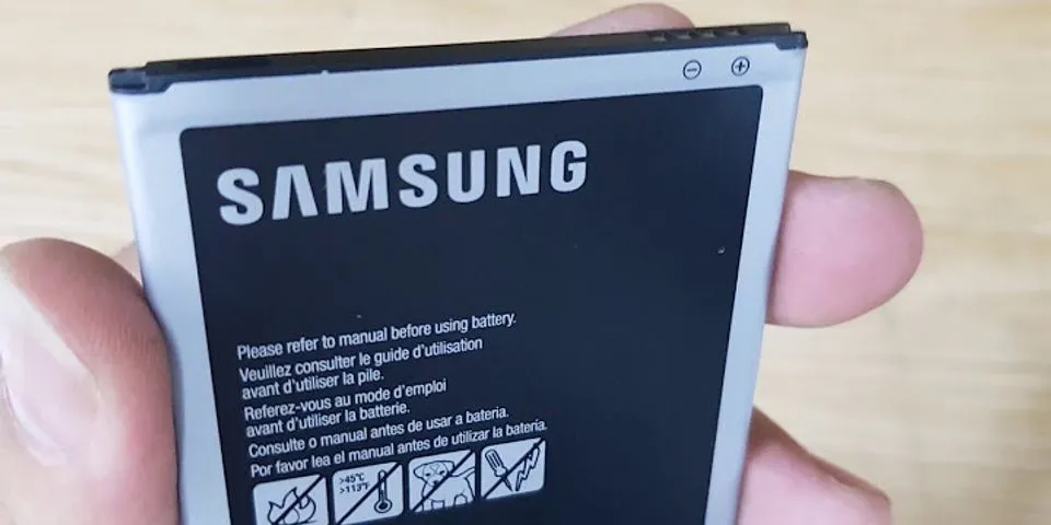 Thay pin Samsung J4 bao nhiêu tiền